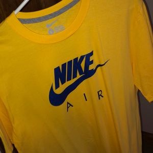 Nike Air Tee Size L